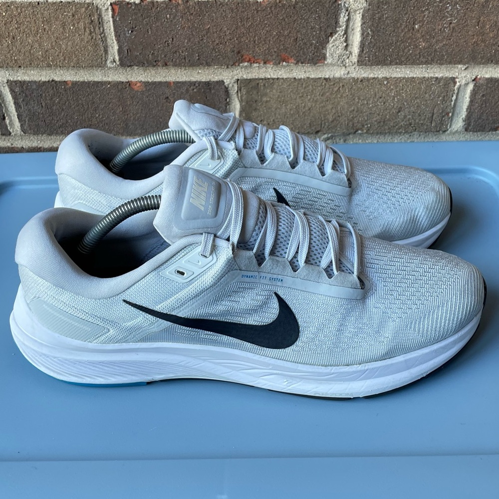 Nike Air Zoom Structure 24 Athletic Sneakers